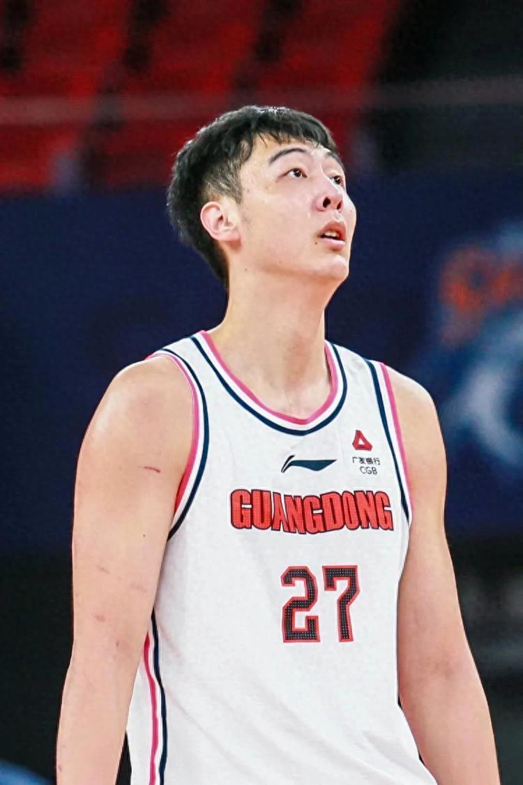 有一说一 ，22岁张明池退出CBA广东男篮原因就这3个，杜锋不是第1