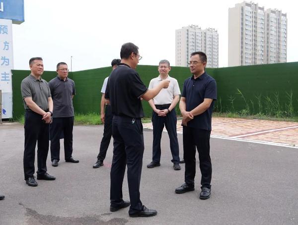 垦利区：西牧山到兴隆街道黄金时代小区开展专题调研